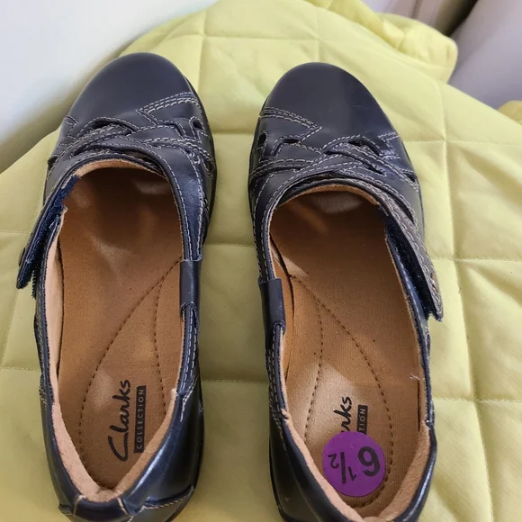 Clarks Women's Navy Flats with Stitch Detail - Picture 6 of 11